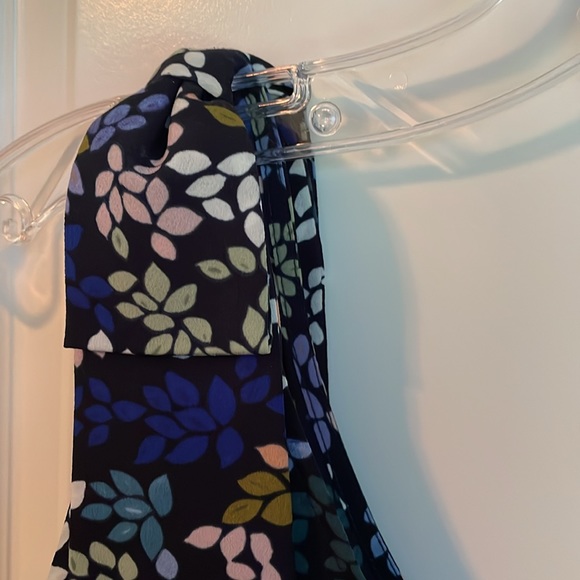 Cabi sleeveless dress with bows on should - Picture 2 of 3